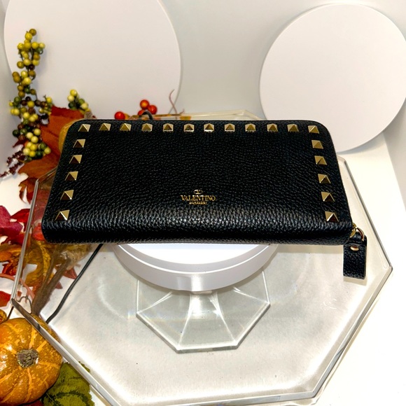 Valentino Rockstud Zip Around Wallet Black Pebbled Leather - Picture 3 of 13